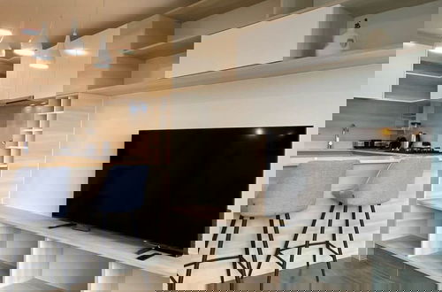 Photo 10 - Perfect 1BR With Balcony in Luxurious Building