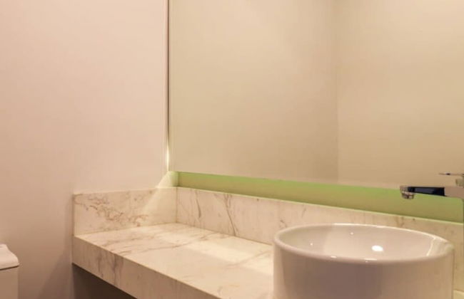 w Fascinating 1BR With Balcony in Miraflores - Foto 9