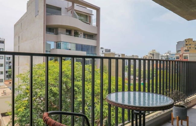 w Fascinating 1BR With Balcony in Miraflores - Foto 16