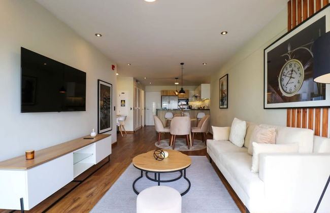 w Fascinating 1BR With Balcony in Miraflores - Foto 32