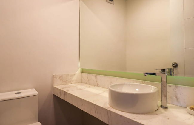 w Fascinating 1BR With Balcony in Miraflores - Foto 43