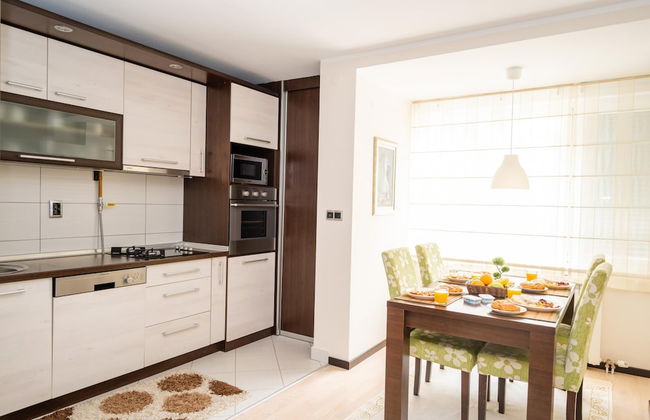 Bright 1bdr Apartment in the City Center - Foto 6