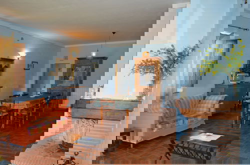 Foto 9 - Large Apartment With Shared Swimming Pool in Crete Senesi