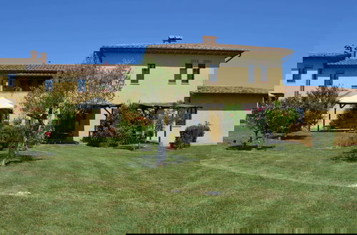 Foto 25 - Large Apartment With Shared Swimming Pool in Crete Senesi