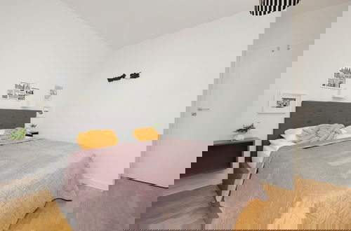 Foto 2 - Apartment With Parking by Renters