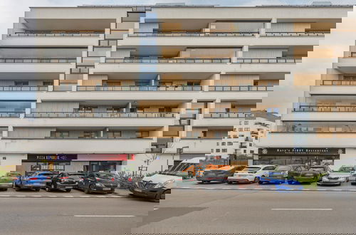 Foto 58 - Apartment With Parking by Renters