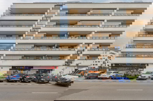 Foto 56 - Apartment With Parking by Renters