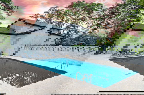 Foto 1 - Mansion With Private Pool Bsktball Tennis Courts