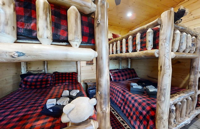 Lazy Bear Lodge 5 Bedroom Cabin by RedAwning - Foto 1