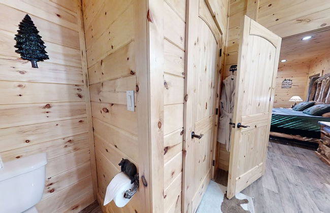 Lazy Bear Lodge 5 Bedroom Cabin by RedAwning - Foto 6