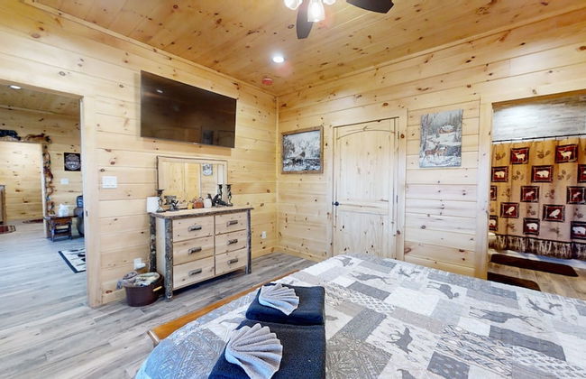 Lazy Bear Lodge 5 Bedroom Cabin by RedAwning - Foto 17