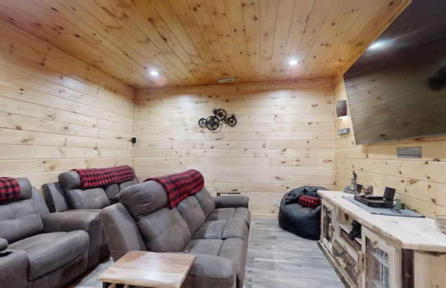 Lazy Bear Lodge 5 Bedroom Cabin by RedAwning - Foto 63