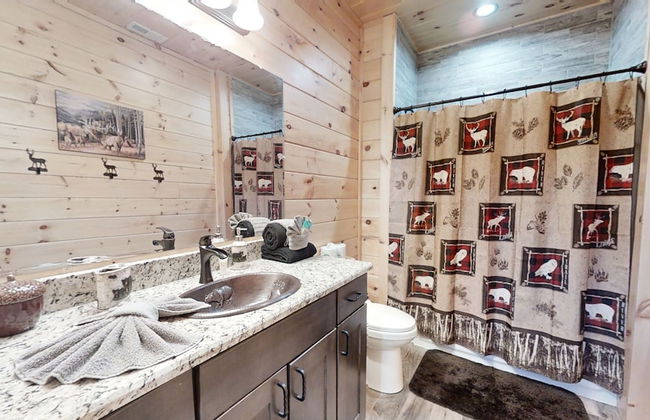 Lazy Bear Lodge 5 Bedroom Cabin by RedAwning - Foto 59