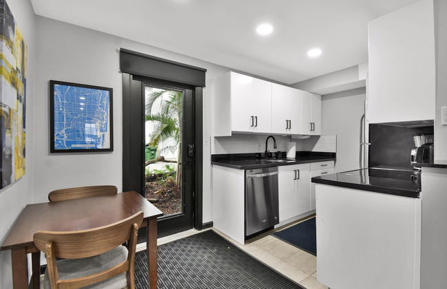 Escape to This Luxury Wilton Manors Villa - Foto 22