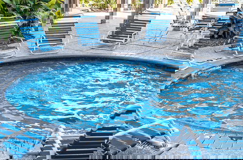 Foto 7 - Steps to Pool and Beach Amazing Views From Two Balconies
