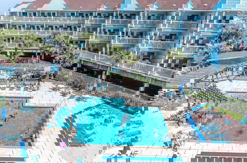 Foto 4 - Steps to Pool and Beach Amazing Views From Two Balconies