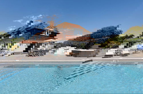Photo 1 - Beach House With Pool in West Wittering