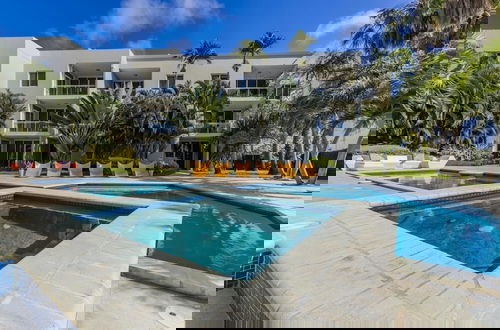 Photo 37 - 4BR 3BA w Pool Sleeps 10 200m From Eagle Beach