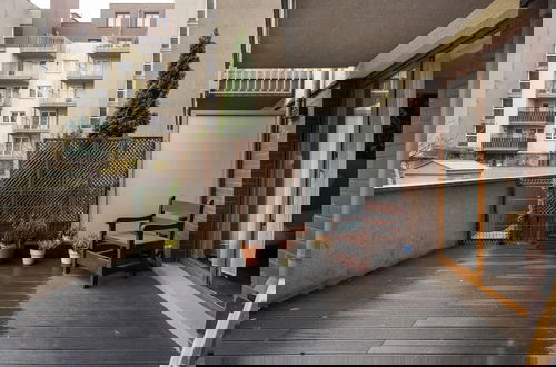 Foto 37 - Modern Apartment Terrace by Renters
