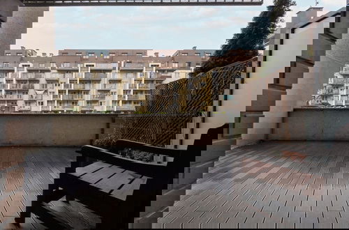 Foto 35 - Modern Apartment Terrace by Renters