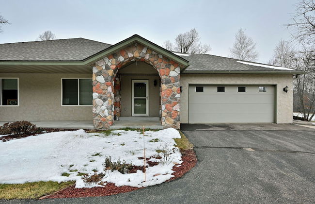 Unit 701 5 bd 3 ba - Photo 1