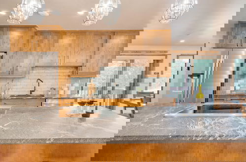 Foto 4 - Snowflake by Avantstay Ski In/out + Patio