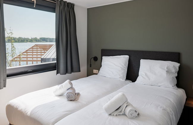 Luxurious Lodge With Terrace and Balcony - Photo 2