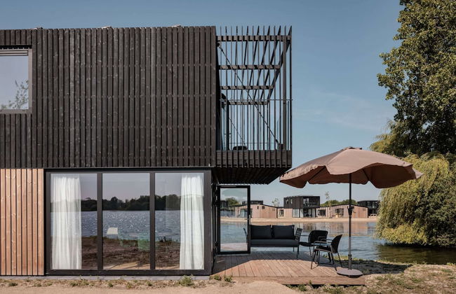 Luxurious Lodge With Terrace and Balcony - Photo 1