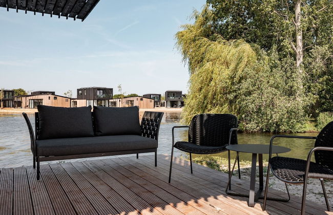 Luxurious Lodge With Terrace and Balcony - Photo 28