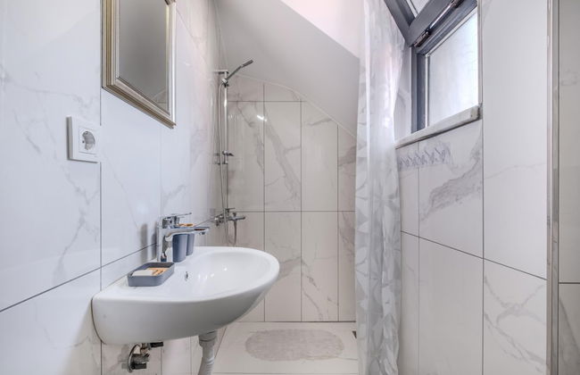 Sea View Duplex w Terrace in Goldenhorn - Photo 20
