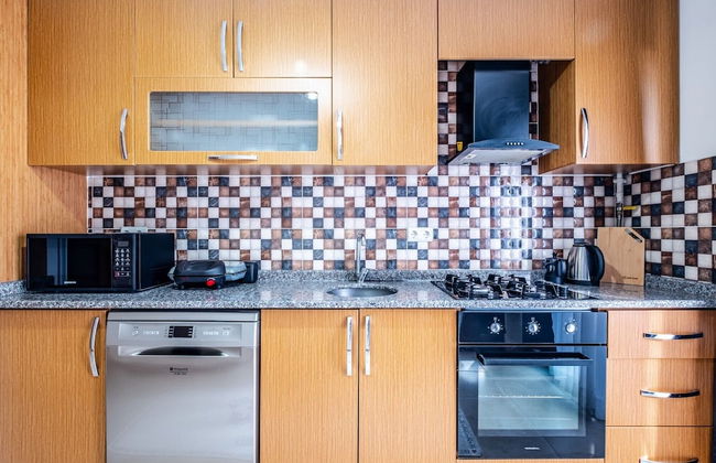Flat in Maltepe With Balcony Near Shopping Malls - Foto 9