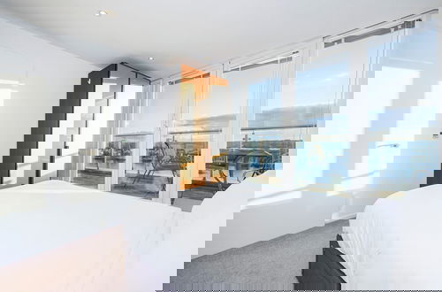 Foto 4 - Cosy Corner Apartment Near to Excel
