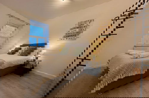 Photo 11 - Stunning Reverse Level Townhouse in Penzance