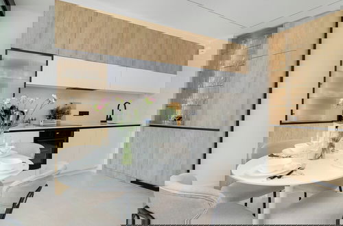 Foto 8 - Beachside Apartment by Renters