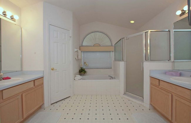 Greater Groves-4 Bedrooms Home W/pool-5204GG Home by RedAwning - Photo 19