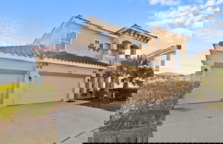 Foto 1 - Large 7 Bed In Solterra Pool, Spa Near Disney 7 Bedroom Home by RedAwning