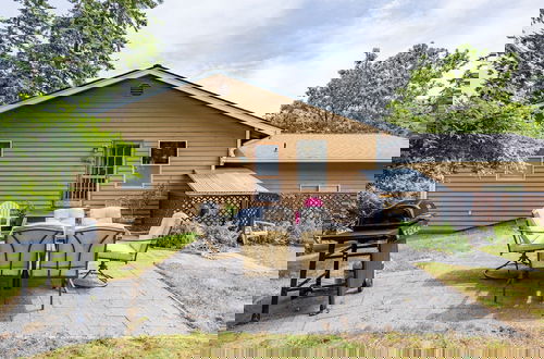 Photo 29 - Camano Vista Paradise by Avantstay Private Beach