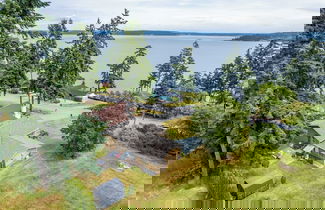 Foto 1 - Camano Vista Paradise by Avantstay Private Beach