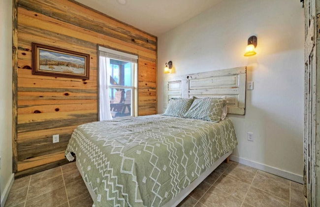 Waterfront w/ Bay Views, Shared Pool & Boat Dock Marlin Madness by Avantstay - Foto 20