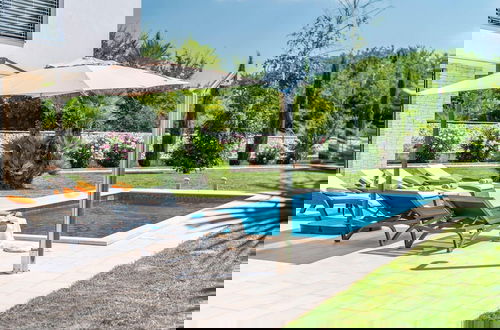 Foto 13 - Luxury Villa With Pool and sea View