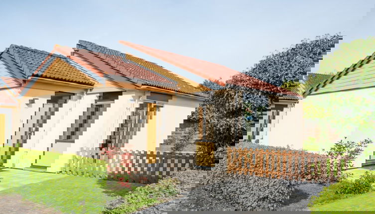 Foto 1 - Spacious Holiday Home With Terrace