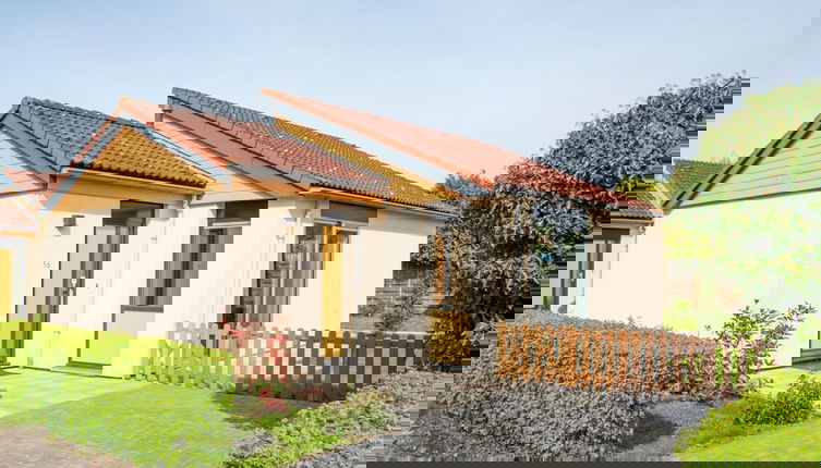 Foto 1 - Spacious Holiday Home With Terrace