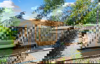 Foto 1 - Serene Forest Stay With Comfort