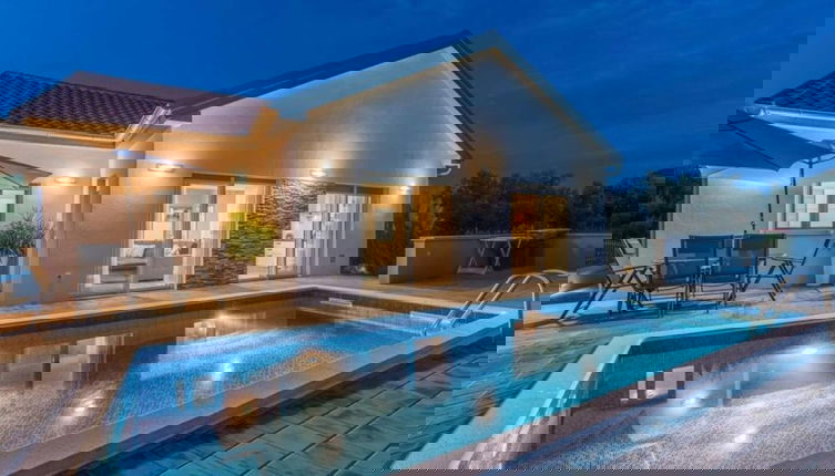 Photo 1 - Nicoll With Pool, 50 m From the Beach