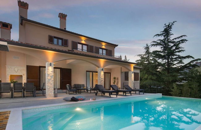 Villa With Pool Surrounded by Woods in Labin - Foto 21