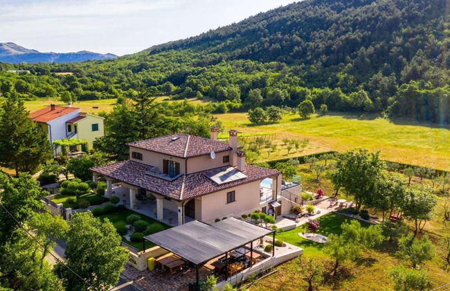 Villa With Pool Surrounded by Woods in Labin - Foto 35