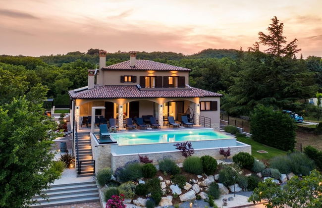 Villa With Pool Surrounded by Woods in Labin - Foto 37