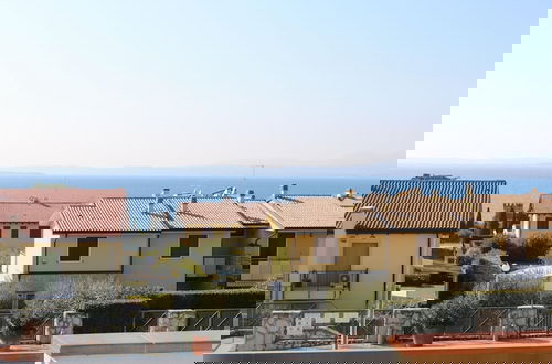 Photo 23 - Apartment in Lazise With Lake View Balcony