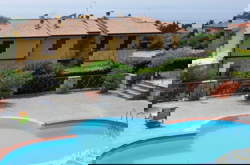 Photo 16 - Apartment in Lazise With Lake View Balcony