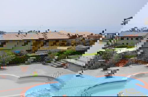Photo 12 - Apartment in Lazise With Lake View Balcony